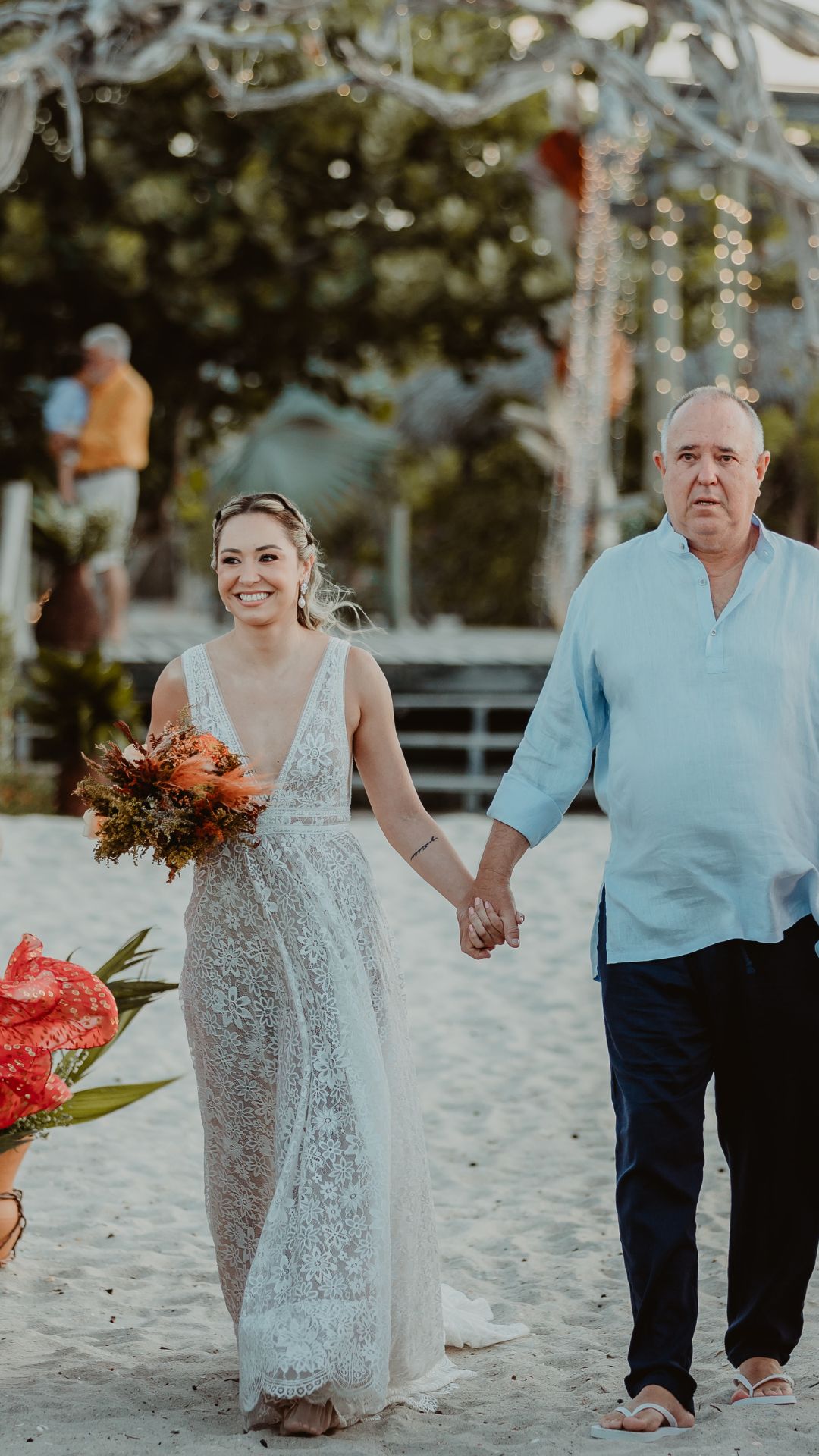 Vestido de noiva para casamento na praia: Você precisa saber!